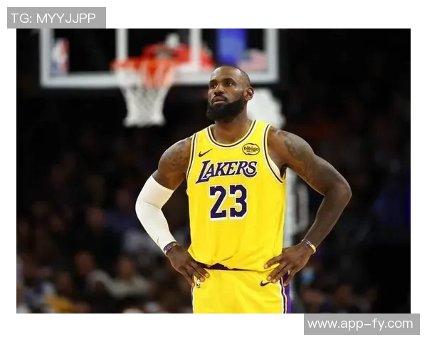 詹姆斯称赞艾顿表现出色强调他在球队中的重要性与冲击力