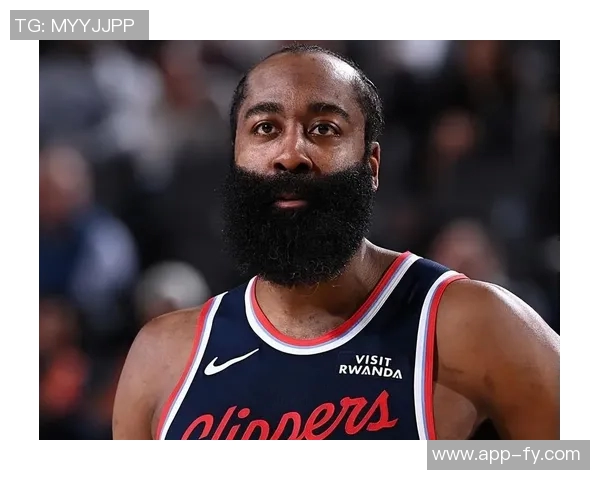 哈登微笑引领快船逆转胜利13中10砍下31分6助攻成关键英雄 哈登微笑引领快船逆转胜利13中10砍下31分6助攻成关键英雄