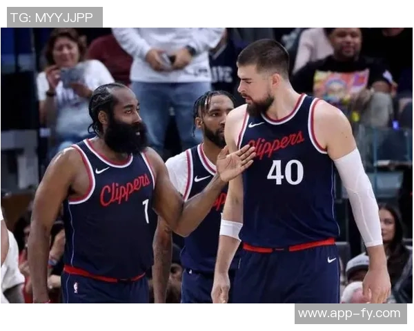 快船迎战骑士小卡复出首发搭档哈登科林斯祖巴茨邓恩全力争胜